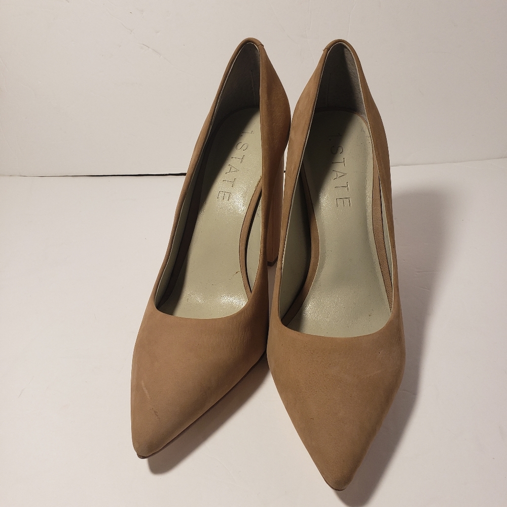1.STATE suede pointed toe pump.